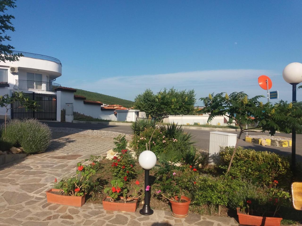 Hotel Sea Vista Свети-Влас Экстерьер фото
